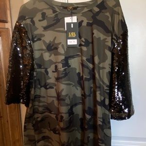 NWT L&B camo top. Oversized.